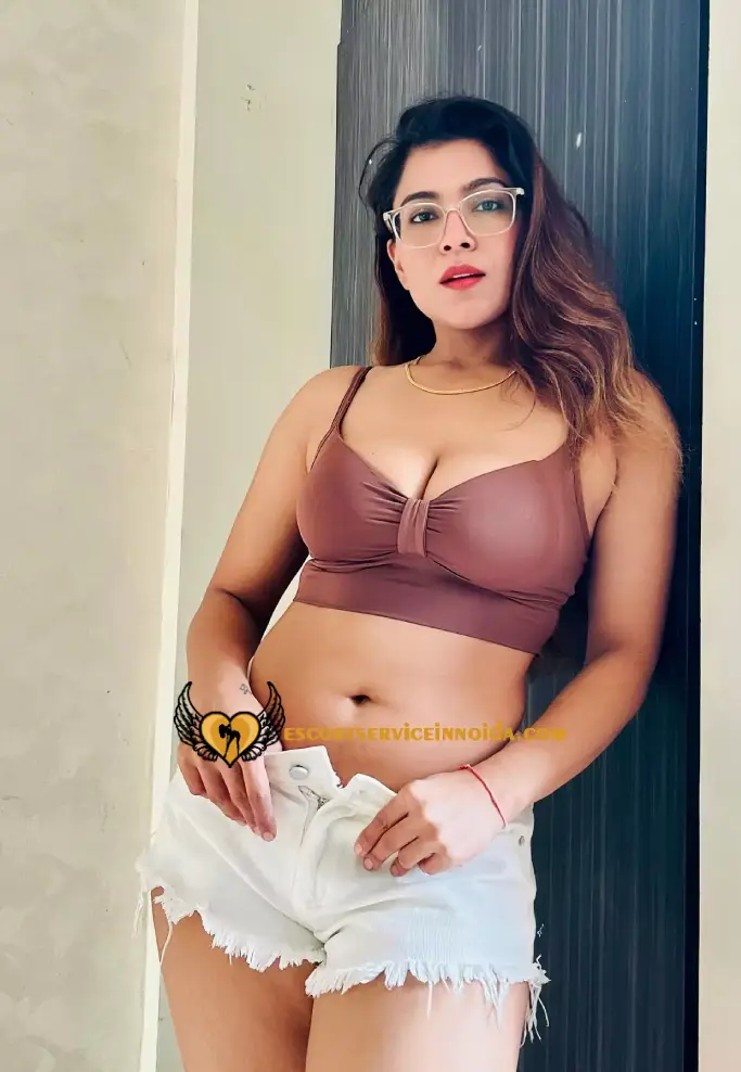 Komal - Asian escort in Sector 18 photo 1 of 1